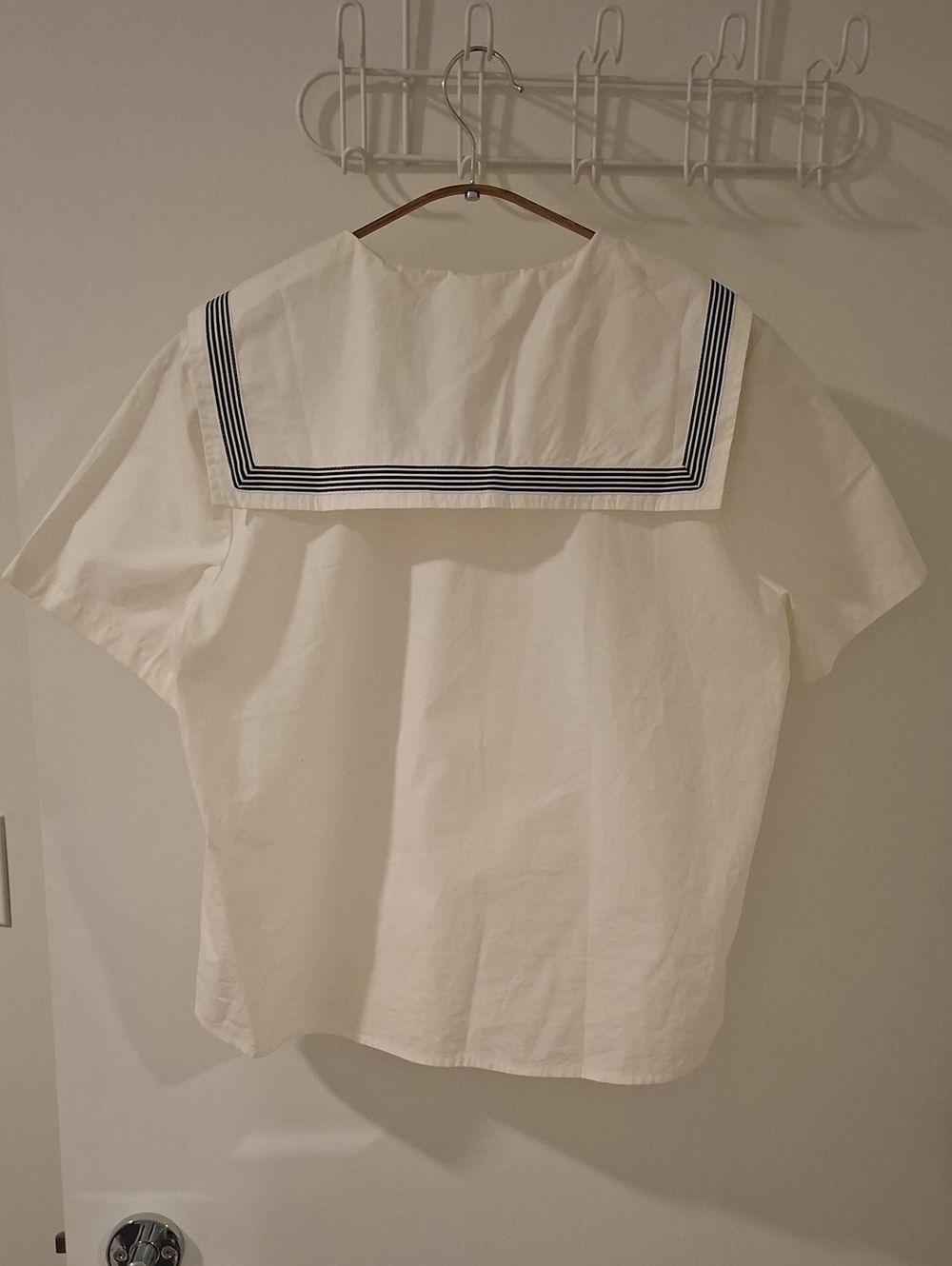 Korean White Cotton Button-up Sailor Shirt with Embroidered Fish (Size M/L) - Picture 2 of 8
